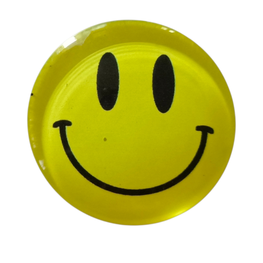 IMG_20260120_101206 (1) Smile Face 3D Glass Cabochon Magnet – 30 mm - Image 1